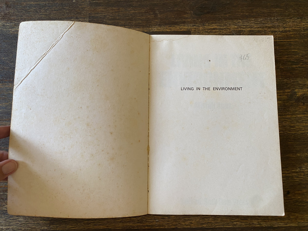 Living In The Environment — Knox, Alistair