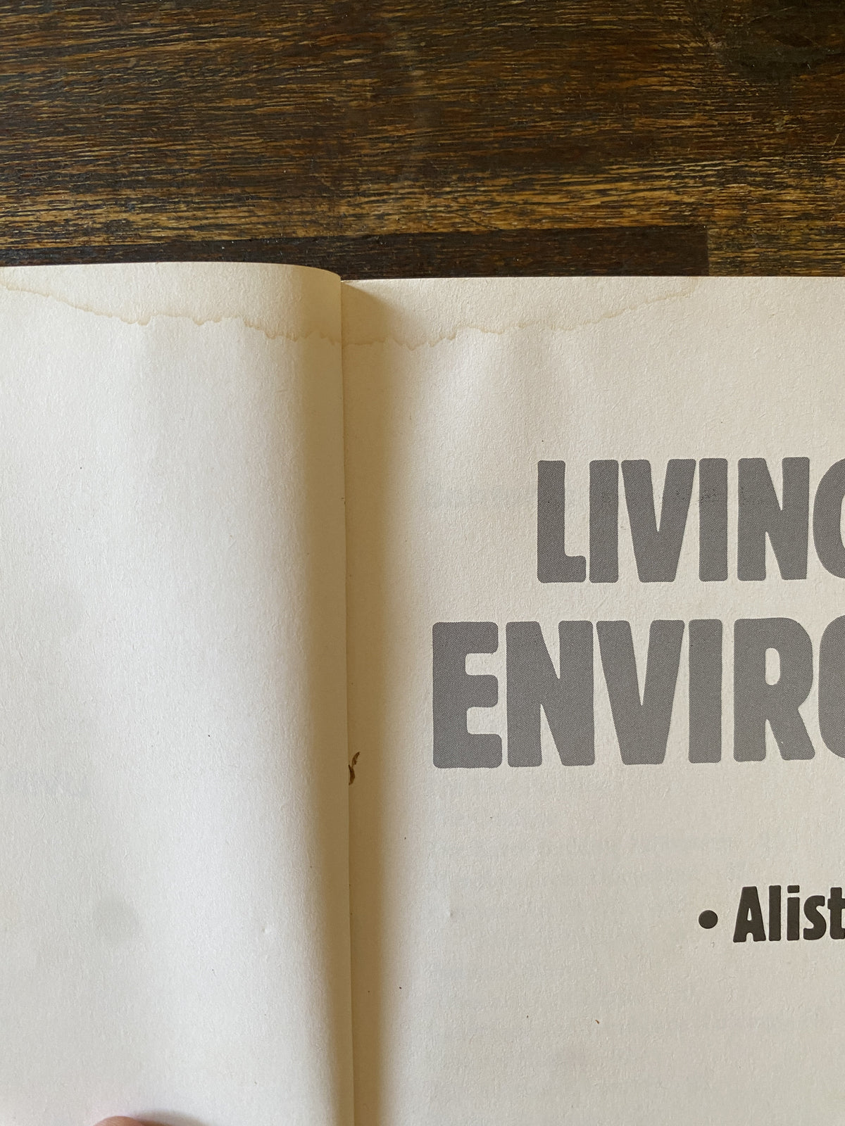 Living In The Environment — Knox, Alistair