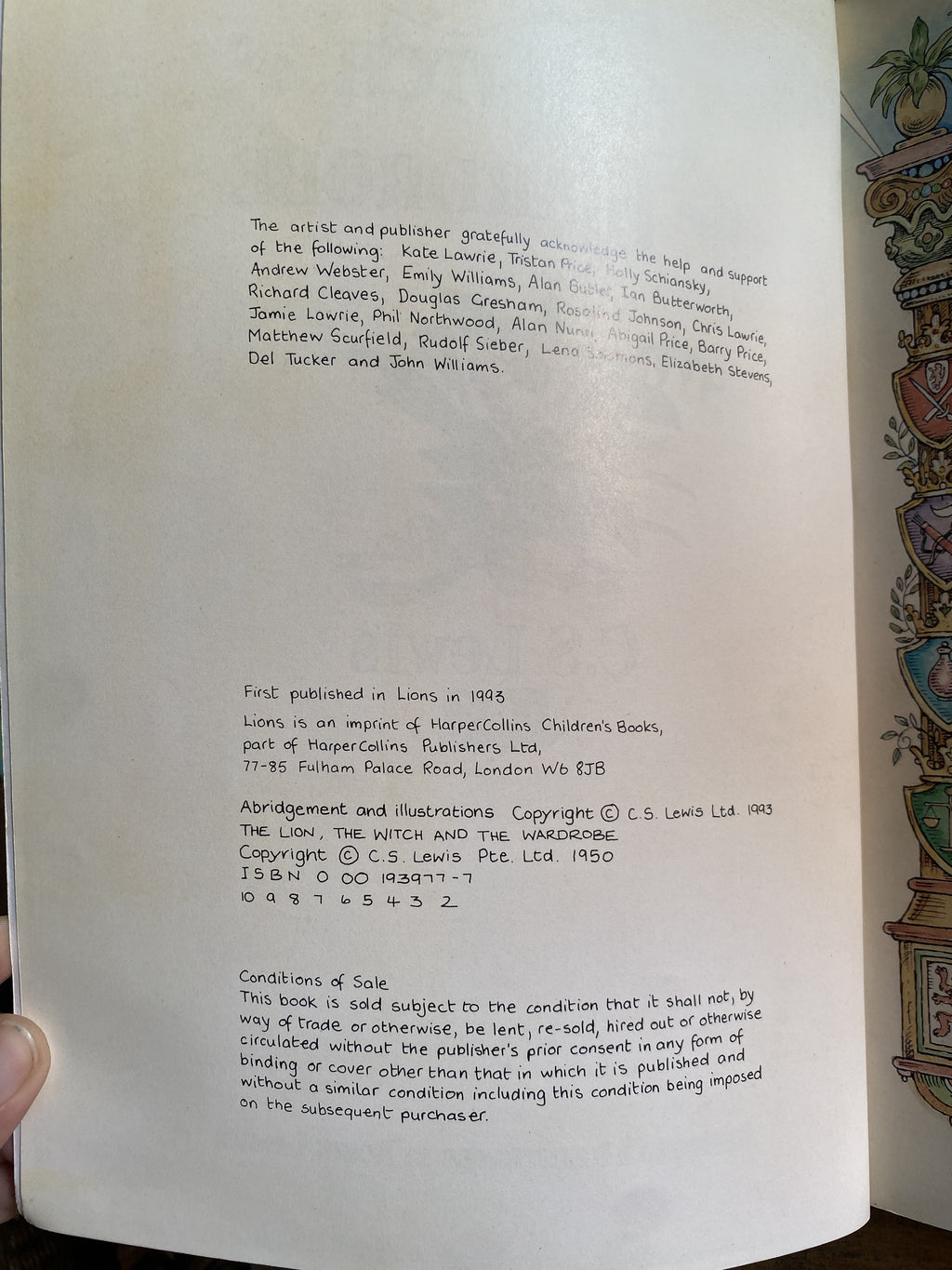 The Lion, the Witch and the Wardrobe — Lewis, C. S, abridged and illustrated by Lawrie, Robin